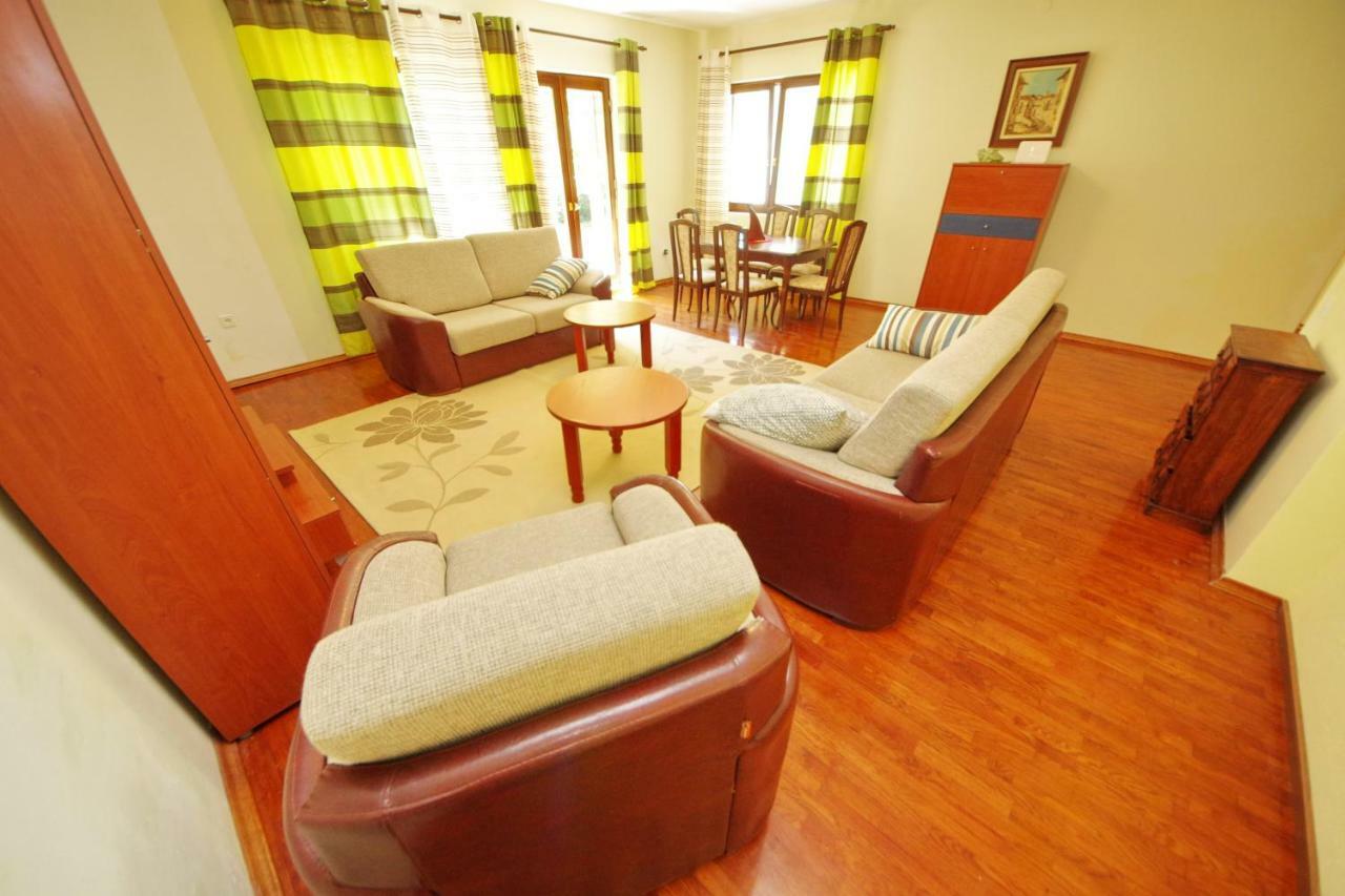 Apartments Eduard فرسي المظهر الخارجي الصورة